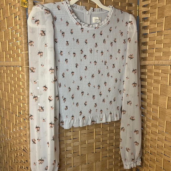 ARITZIA Wilfred Puff Sleeve Crop Blouse - Picture 2 of 5